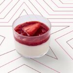 Mascarpone-Dessert mit Bourbon-Vanille & Erdbeere & Heidelbeere