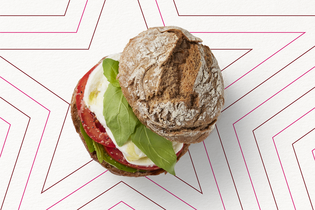 Rundes Brötchen Caprese