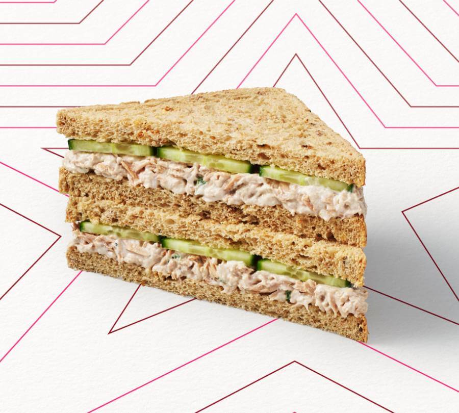 Sandwich mit Thunfisch und Gurke
